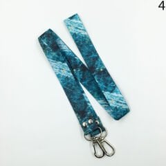 Yeşil Desenli Renkli İp Anahtarlık